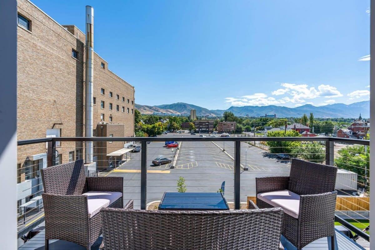 솔트레이크시티 2Br Luxury Urban Escape Balcony & Fitness Center 아파트 외부 사진